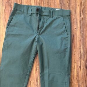 GAP Men's Olive Chinos
